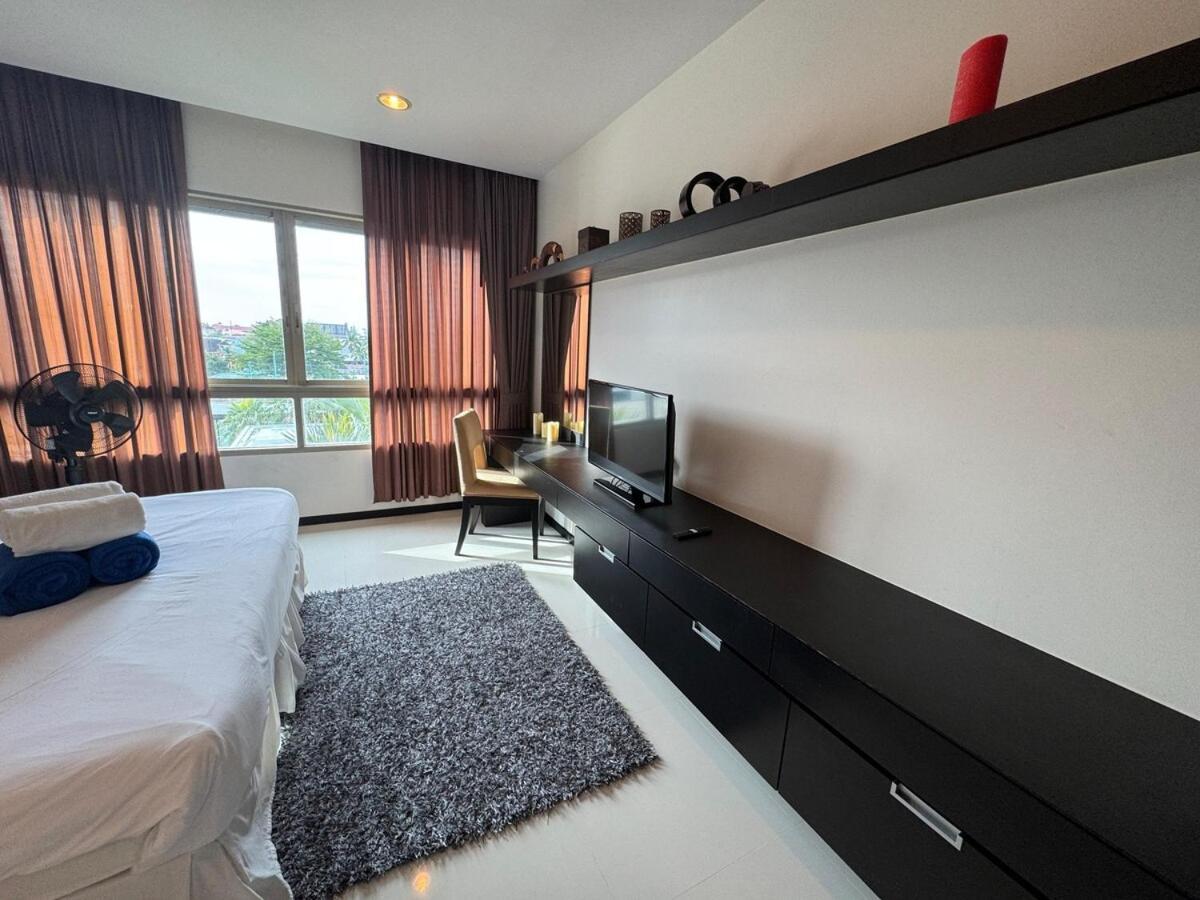 Modern 2-Bedroom Condo In Kamala Near The Beach 외부 사진